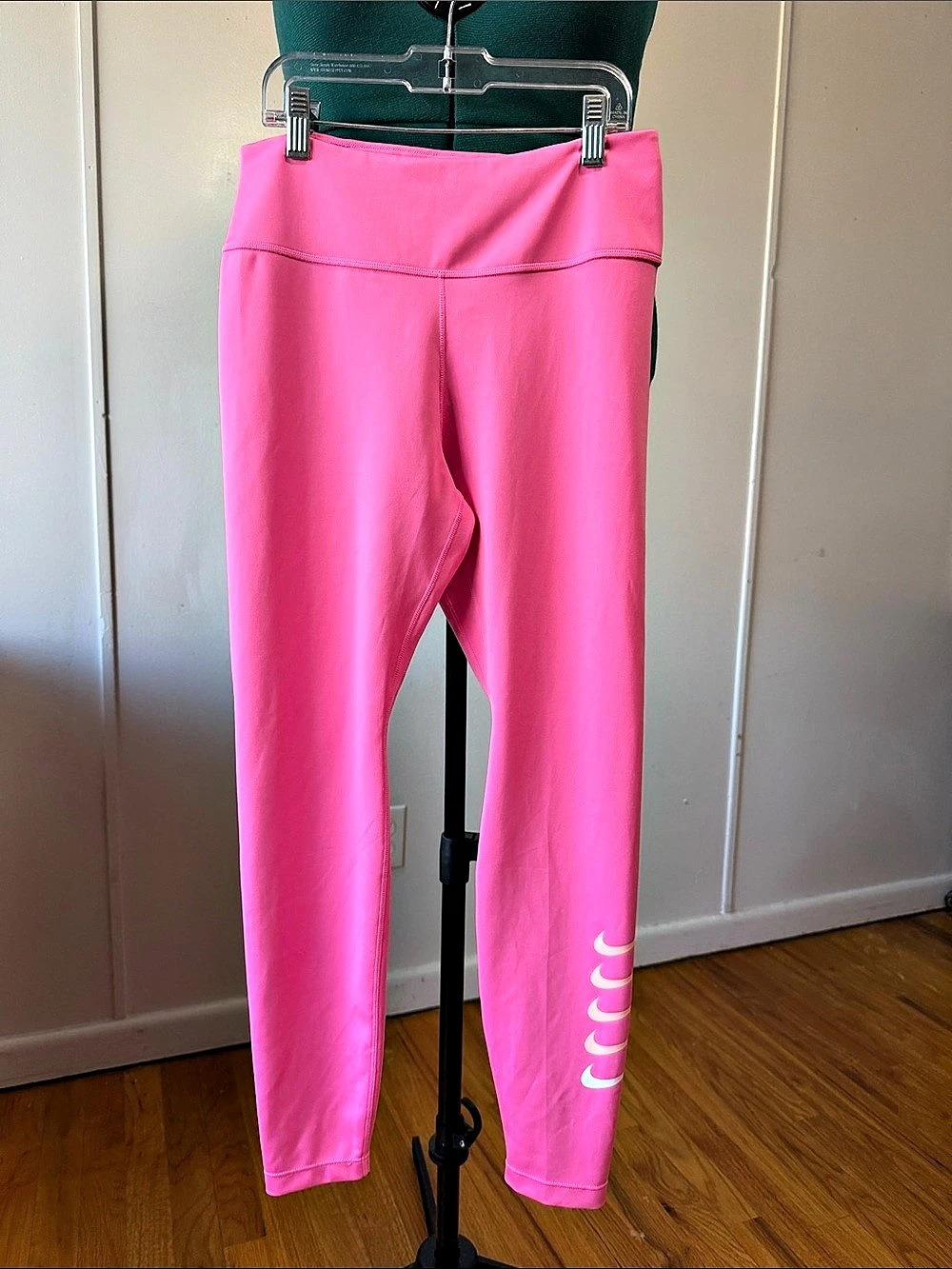 Nike One Dri-FIT High-Waisted Leggings Pink Medium
